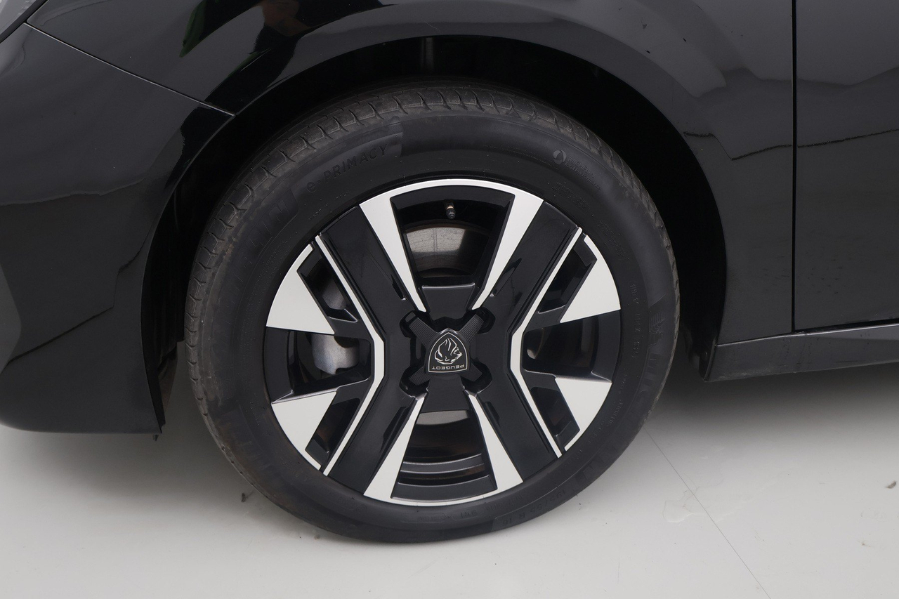 Peugeot 208 — photo 10