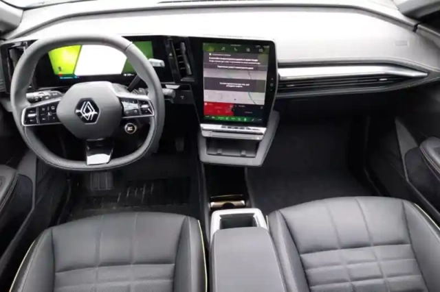 Renault Megane e-tech 220 ch autonomie confort gsr2 — photo 18