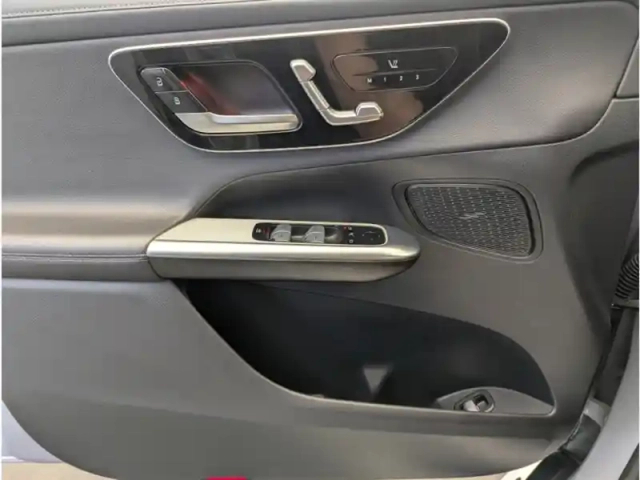 Mercedes Glc suv 300 de 4matic amg line — photo 14