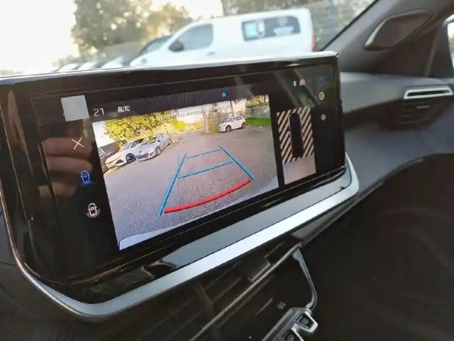 Peugeot 2008 hybrid 145 e-dcs6 — photo 7
