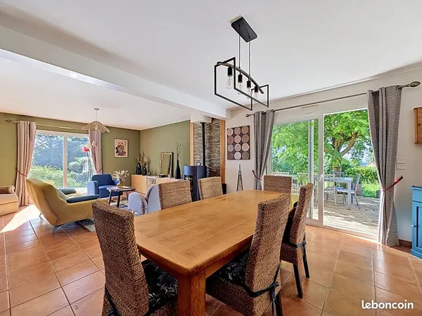 Maison 8 pièces 164 m²