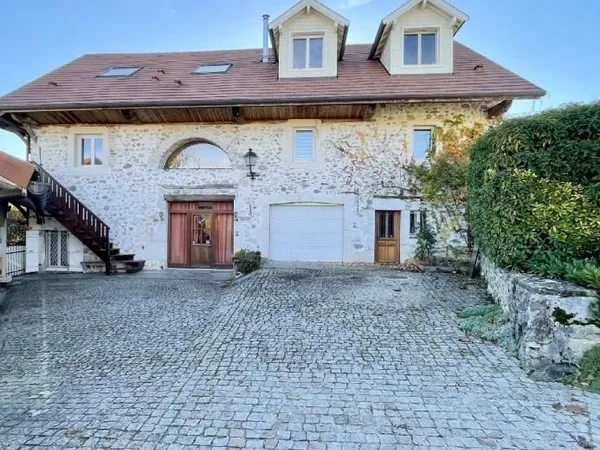 Maison 13 pièces 387 m²