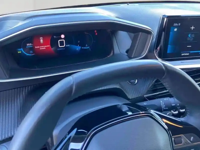 Peugeot 208 1.5 bluehdi 100ch s&amp;s allure pack — photo 12