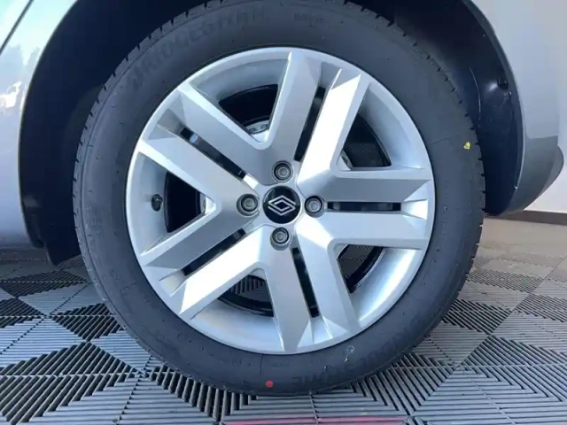 Renault Clio blue dci 100 ch gsr2 — photo 6