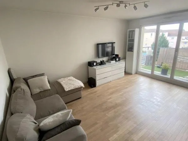 Grand appartement à acheter avec balcon à Villiers-Sur-Marne