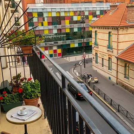 Métro Vaugirard Paris 15 ème 3 pièces avec balcon et cave