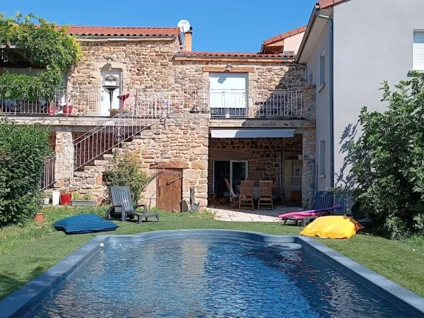 Maison avec vue et piscine, 6 chambres, à SAINT BABEL 63500