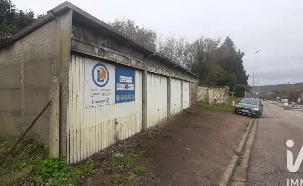 Parking 136 m²