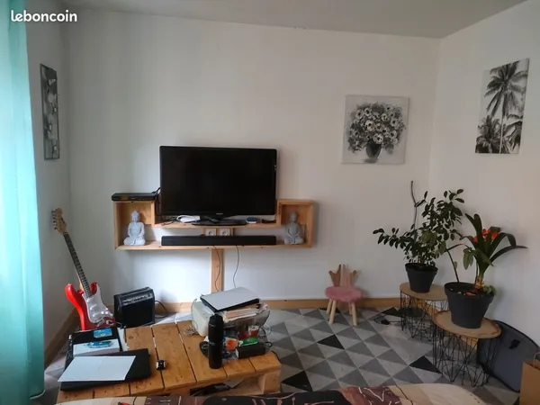 Loue a rignac a 500m des commerce dans maison individuel tres calme