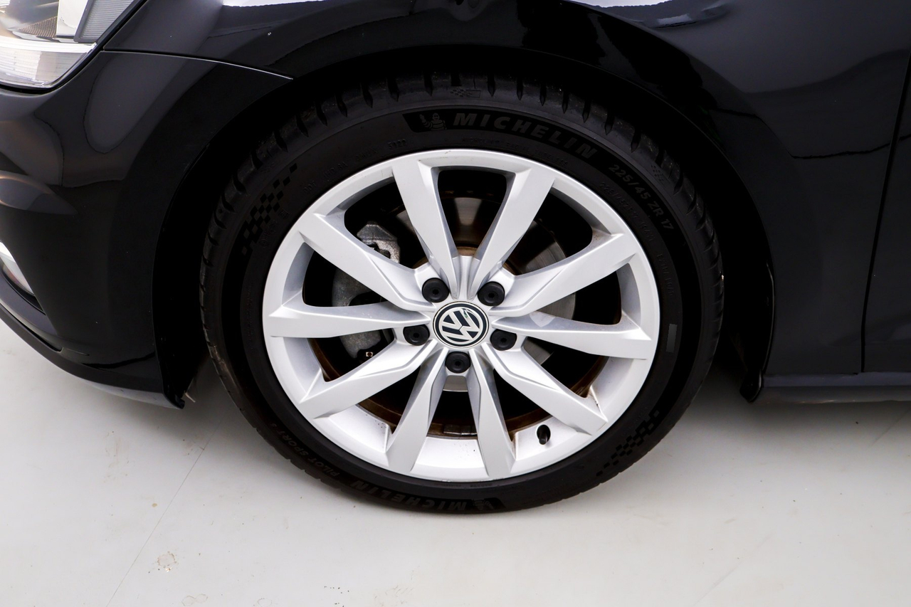 Volkswagen Golf 7 — photo 10
