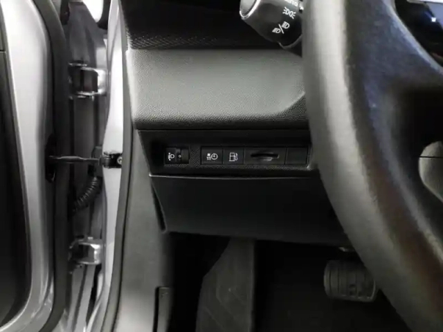 Peugeot 308 sw phev 180 e-eat8 active pack — photo 17