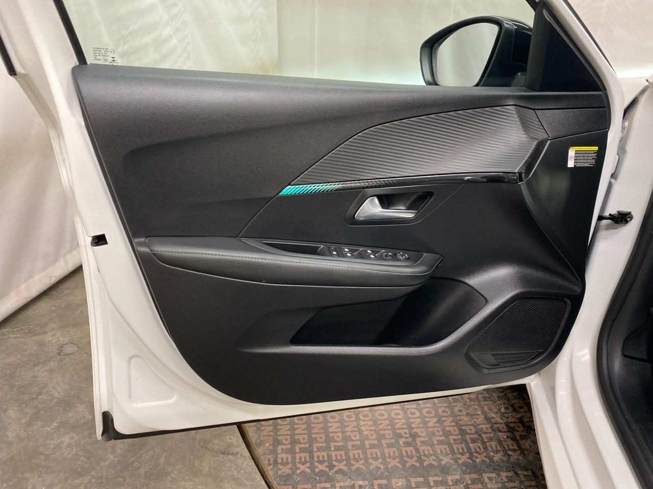 Peugeot 208 puretech 100 s&s eat8 allure — photo 26