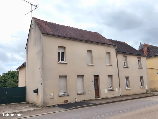 IMMEUBLE 200m2 comprenant 3 appartements occupés