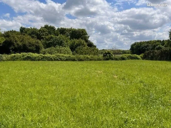 Terrain 638 m² Longeves