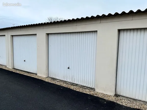 Garage Box