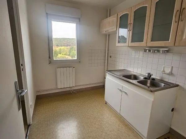 Appartement F2 petit jardin