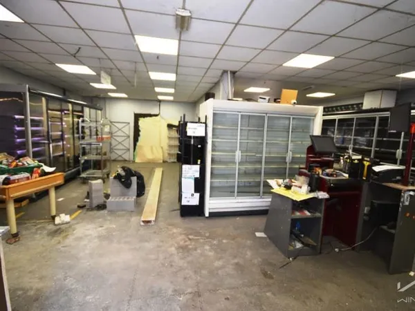 Local 1 pièce 117 m²