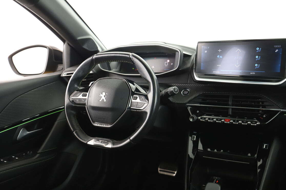 Peugeot 208 1.2 PureTech GT Line EAT8 — photo 12