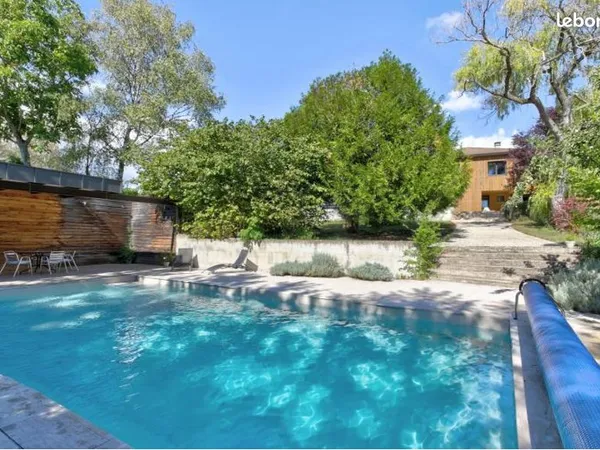 Villa de caractère 210m² - Plein sud - Piscine - Pool house - Parc 2290m² - Riom
