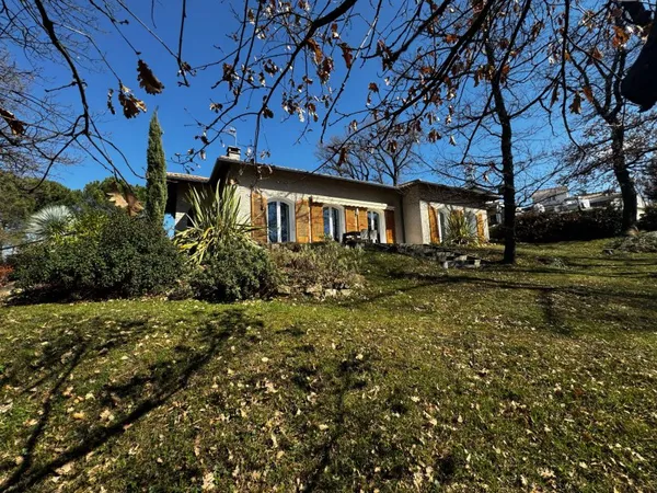 Maison 162m2 sur sous sol et terrain de 1806m2