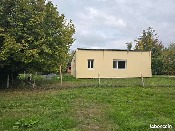 Maison plain-pied, 5 882 m² de terrain, nombreuses dépendances
