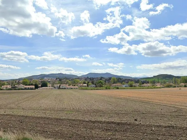 Terrain 314 m² Le Cendre
