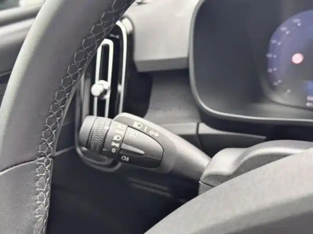 Volvo Xc40 recharge 238ch start — photo 15