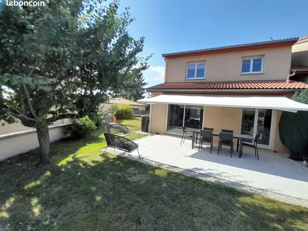 Maison 95 M2 Terrain 366 M2 avec garage et parkings à SORBIERS