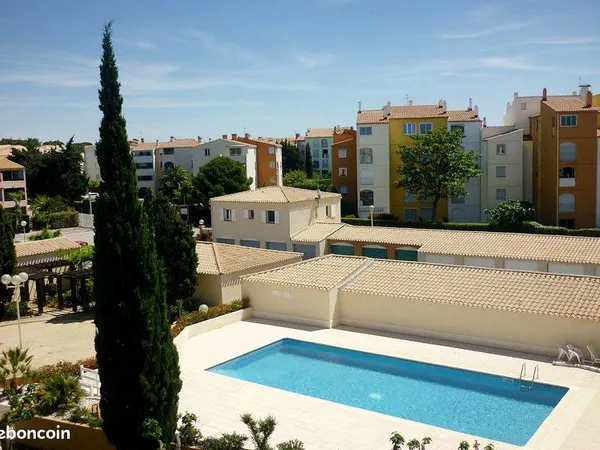 Duplex inversé 56 m² dans copropriété avec gardien et piscine idéal location courte durée ou à l'ann
