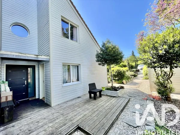 Maison 6 pièces 176 m²