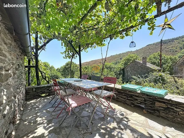 Maison 11 pièces 310 m²