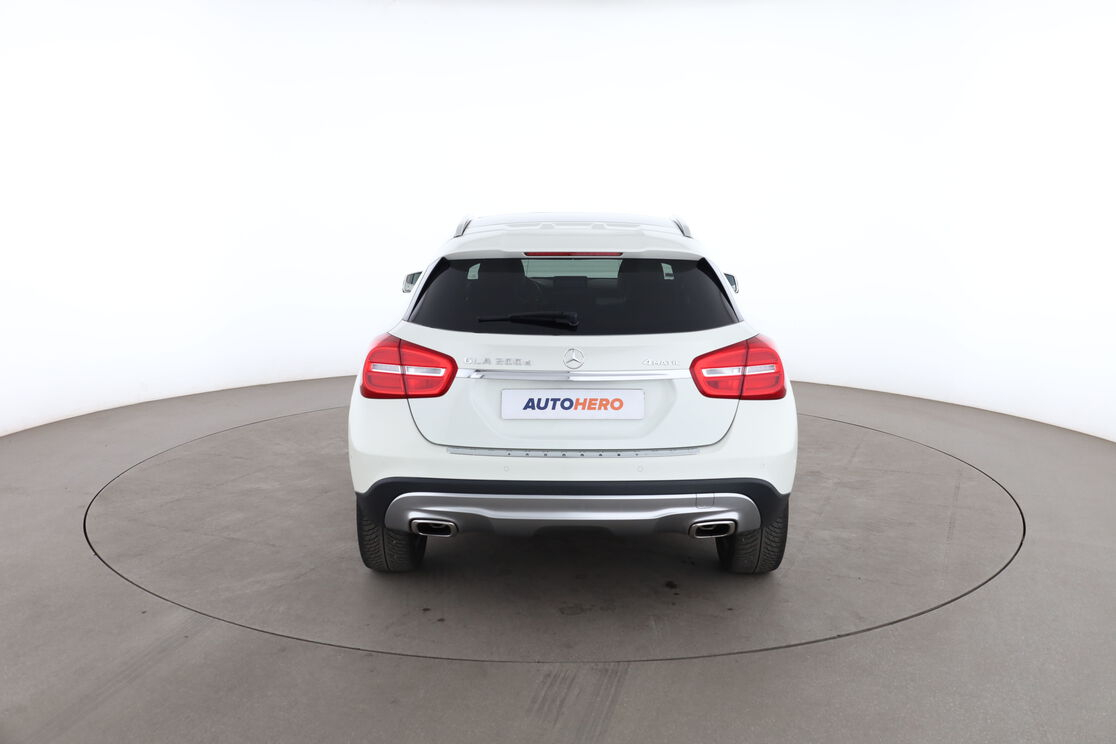 Mercedes-Benz GLA 200 d Activity Edition 4Matic 7G-DCT — photo 4