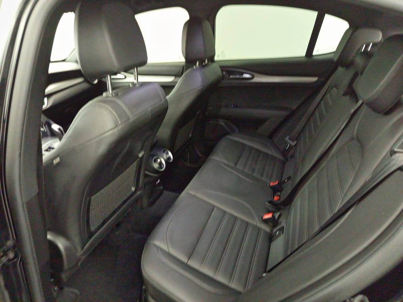 Alfa Romeo Stelvio 2.2 160 ch at8 veloce — photo 13