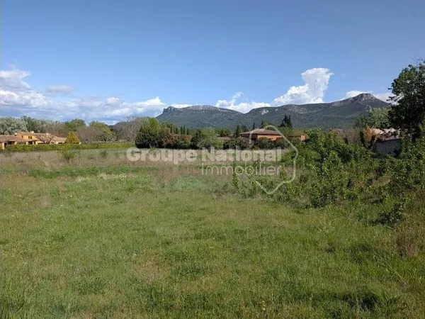 Terrain 2000 m²
