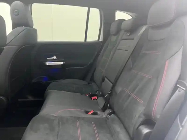 Mercedes Glb 200 d amg line — photo 20