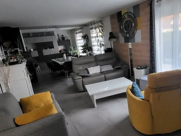 Maison de 153 m2 à Semoy