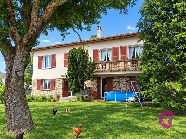 Maison sur sous sol complet et terrain attenant