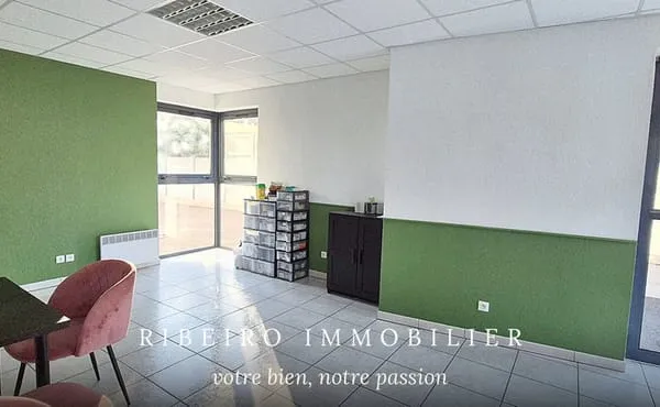 AGDE  Local commercial à louer, secteur Hyper U