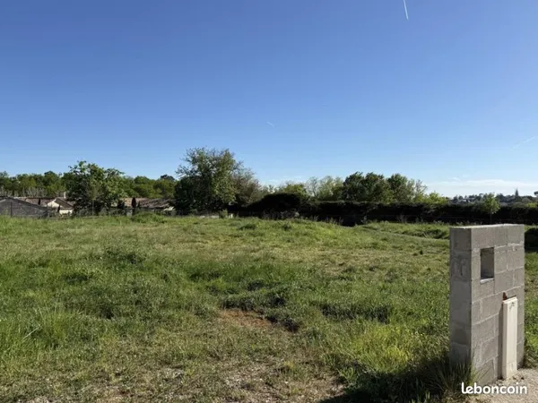 Terrain 1 200 m² Landiras