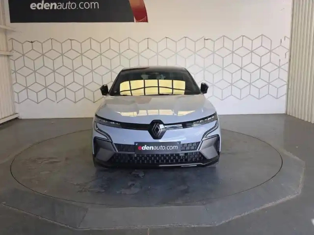 Renault Megane e-tech 220 ch autonomie confort — photo 8