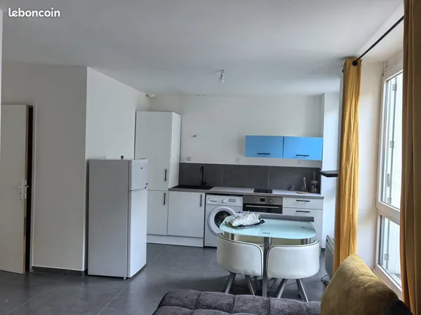 Appartement meublé 31 m² - Centre-ville / Université - Saint-Étienne