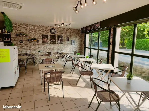 Snacking et petite épicerie au coeur du village