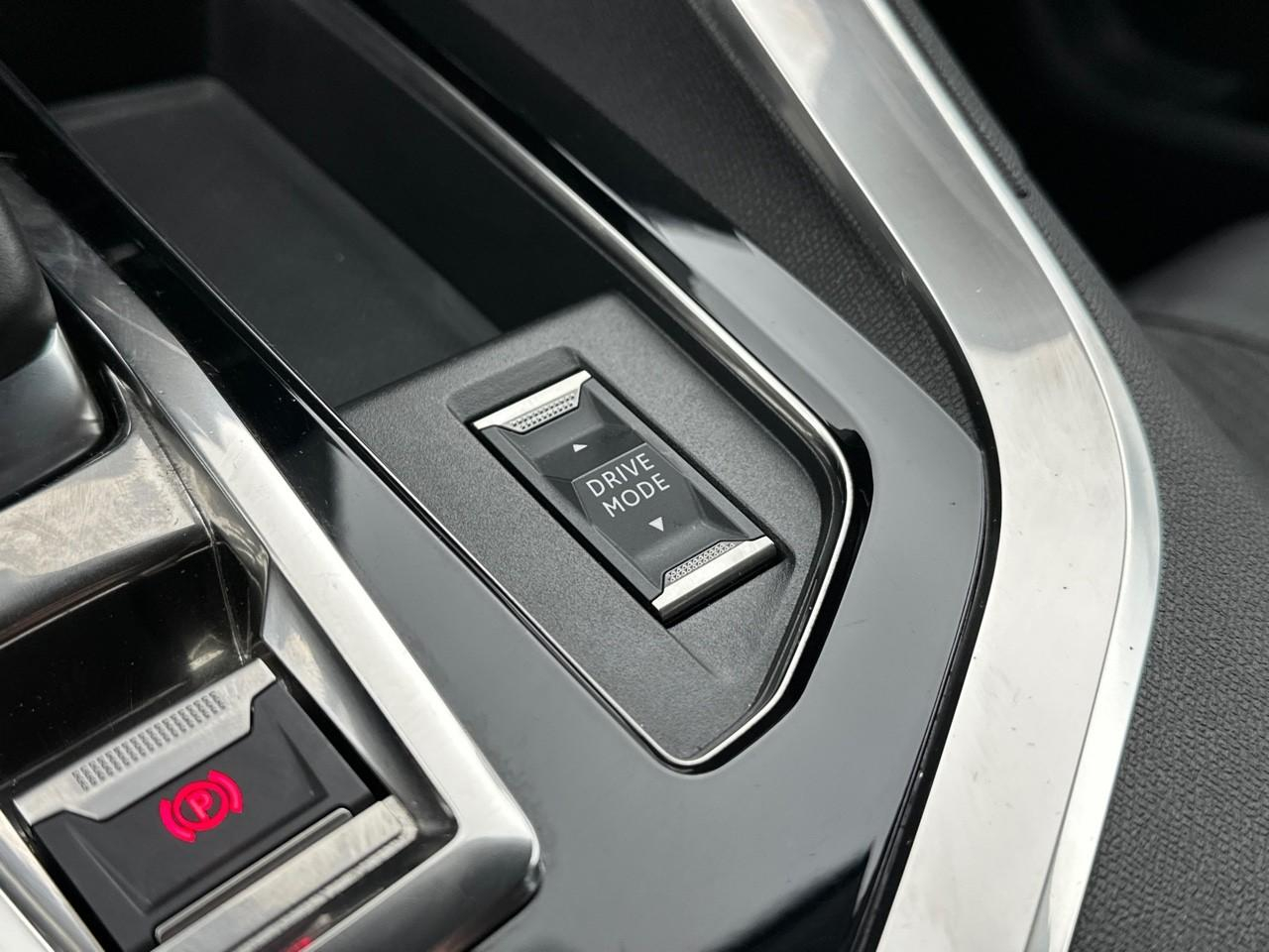Peugeot 3008 hybrid 225 e-eat8 allure pack — photo 34