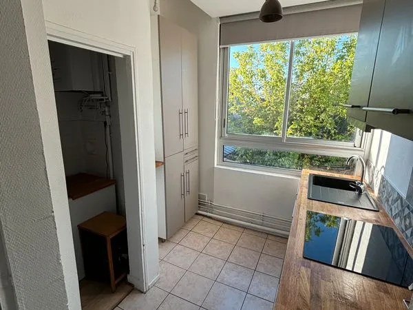 Grand T2bis meublé