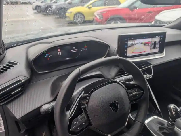 Peugeot 2008 puretech 100 s&amp;s bvm6