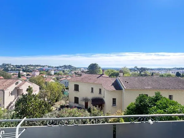 ALÈS - CHANTILLY | MAISON DE CARACTÈRE DE 185 m² AVEC APPARTEMENT INDÉPENDANT, GRAND GARAGE ET VUE D