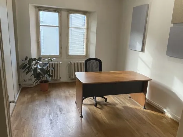 Loue un bureau fermé Rennes centre