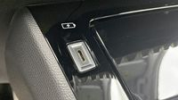 Peugeot 2008 1.2 PureTech 130ch S&S Allure Pack EAT8 — photo 19