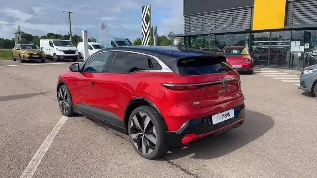 Renault Megane e-tech ev40 130ch standard charge — photo 21