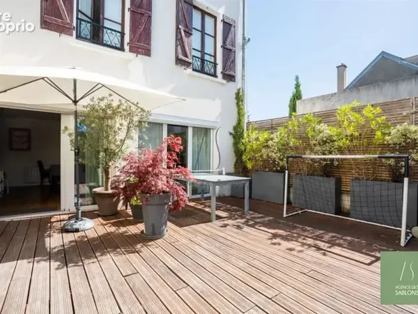 Maison 9 pièces 205 m²